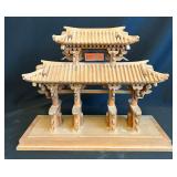 PPE297- Traditional Wooden Chinese Gate Sculpture