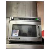 DBB376- Menumaster Commercial Microwave Oven