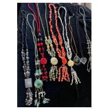 AWT141 - A Beautiful Collection of Costume Necklaces AWT141 - A Beautiful Collection of Costume Necklaces