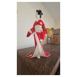 AWT165 Traditional Japanese Hataka Clay Doll & Japanese Folding Fans AWT165 Traditional Japanese Hataka Clay Doll & Japanese Folding Fans