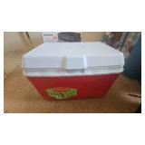 AWT204 LOT INCLUDES TWO SLEEPING BAGS, TWO FOAM MATS, COOLER, WOOD FLOOR STAND & GREEN FELT AWT204 LOT INCLUDES TWO SLEEPING BAGS, TWO FOAM MATS, COOLER, WOOD FLOOR STAND & GREEN FELT
