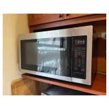 LLS075 Jenn-Air 22" Built-In/ Countertop Microwave Oven LLS075 Jenn-Air 22" Built-In/ Countertop Microwave Oven