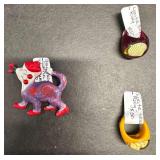 HHC476 Myrna Lee Chang Amy Lacombe Cat pin and 2 Lucite Shell Rings HHC476 Myrna Lee Chang Amy Lacombe Cat pin and 2 Lucite Shell Rings