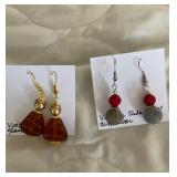 HHC523 - Myrna Lee Chang Cinnabar/Jade & Glass Bead Earrings HHC523 - Myrna Lee Chang Cinnabar/Jade & Glass Bead Earrings