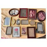 KKT071- Timeless Treasures: Lot Of 14 Vintage Frame Collection KKT071- Timeless Treasures: Lot Of 14 Vintage Frame Collection