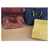 KKT154 - Leather bag and 6 identical handbags KKT154 - Leather bag and 6 identical handbags