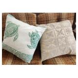 KKT236 - Pair of Polynesian Design Pillows KKT236 - Pair of Polynesian Design Pillows