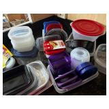 KKT437 - Assortment Of Plastic Containers KKT437 - Assortment Of Plastic Containers