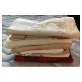 MMM145 Various Vintage Fabric Tablecloths & Napkins