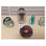 MMM193 Five Beautiful Art Glass Paperweights 