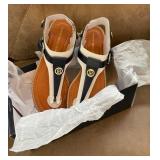 AAE011 - Tommy Hilfiger “Bennia” Sandals Sz 91/2M AAE011 - Tommy Hilfiger “Bennia” Sandals Sz 91/2M