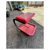 KSG097 Small Craftsman Rolling Seat KSG097 Small Craftsman Rolling Seat