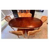KAS001 - Beautiful Oak-Toned Dining Table w/ Six Chairs