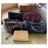 AAA108 - Classic Vintage Handbags From Travel To Evening 