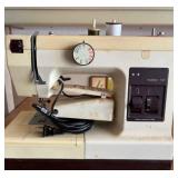 AAA124 Sewing Machine