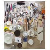 AAA166 - Miscellaneous Kitchenware