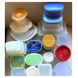 AAA225- Set Of 22 Various Sized Tupperware 