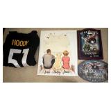 AAE036 - Assortment Of Personalized Wall Decor