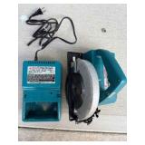 KKS028 Makita 160mm Cordless Circular Saw and Fast Charger is a durable, high-performance power  KKS028 Makita 160mm Cordless Circular Saw and Fast Charger is a durable, high-performance power