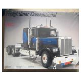 KKS062 1/24 Scale Freightliner Conventional TruckModel Kit (Unbuilt & Factory Sealed)  KKS062 1/24 Scale Freightliner Conventional TruckModel Kit (Unbuilt & Factory Sealed)