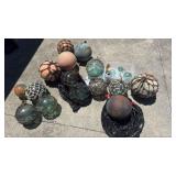 KKS087 Multi Lot of Fishing Float Buoy Balls (Glass + Plastic) KKS087 Multi Lot of Fishing Float Buoy Balls (Glass + Plastic)