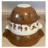 PPM106 Set Of Three Early American Pyrex Cinderella Nesting Mixing Bowls 