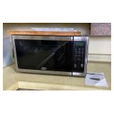 KVS027 - Oster Microwave Oven 1.1 Cubic Ft, Wooden & Marble Cutting Boards