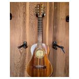 EFF035 Alulu 8-Stringed Ukulele with Wall Mount