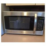 EFF093 - Emerson 1000W Microwave 
