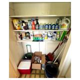 EFF148 Huge Lot Of Cleaning And Kitchen Supplies