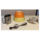 MHH189 Vintage Pyrex, Corning Ware & Baking Tools
