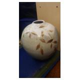 EBE022- Large Hawaiian Vase