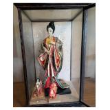EBE034 - Geisha Dolls In Wood And Glass Display Case 