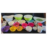 EBE149 - Assortment Of Colanders, Strainers abd Bowls 