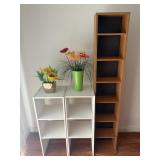 PHS085 Tall Wooden Bookcase, Two Small Cube Storage, Two Artificial Flowers