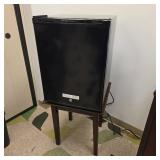 WGG002 Frigidaire Mini-Fridge 