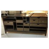 WGG119 Glossy Black Reception Center 