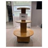 WGG165 Three Tiered Circular Display