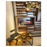 WGG197 Decorative Art Pieces & Small Wooden Table