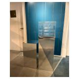 WGG210 Set Of Two Display Stands