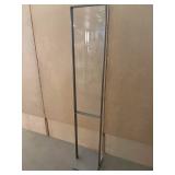 WGG225 Metal Sign Holder