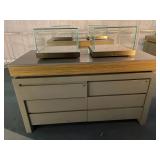 WGG243 Retail Display With Glass Countertop Showcases 