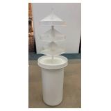 WGG260 White Display Stand