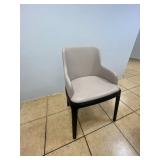 WGG374 Curvy padded chair 