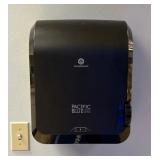WGG375 Paper Towel Dispenser