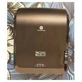 WGG378 Paper Towel Dispenser