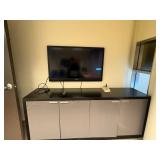 WGG404 Cabinet & TV