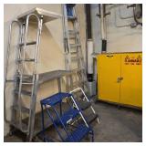 WGG423 Flammable Locker Storage and Ladders 