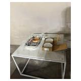 WGG523 Small Table With Plates And Decor Items 