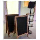 WGG645 Sandwich Boards & Circular Display 